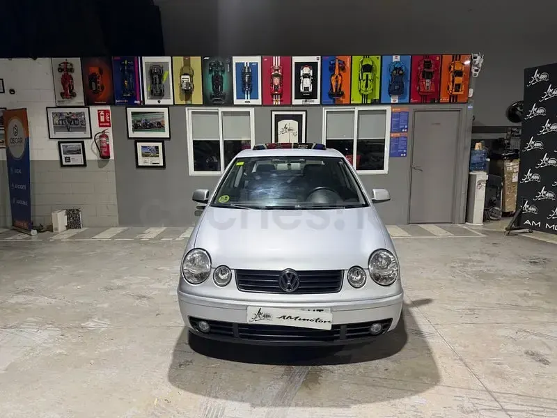 Usado VW Polo Trendline 65 CV (47 kW) 2002 Gris / plata Berlina
