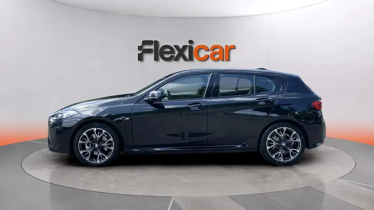 Usado BMW 120 170 CV (125 kW) 2025 Negro Utilitario