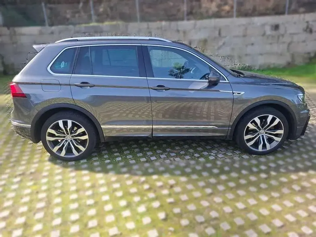 Usado VW Tiguan Sportline 239 CV (175 kW) 2017 Gris SUV