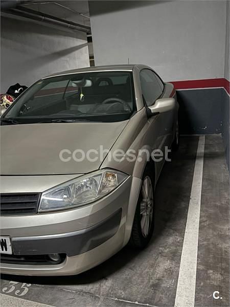 Usado Renault Mégane Cabriolet Dynamique 120 CV (88 kW) 2005 Beige Descapotable