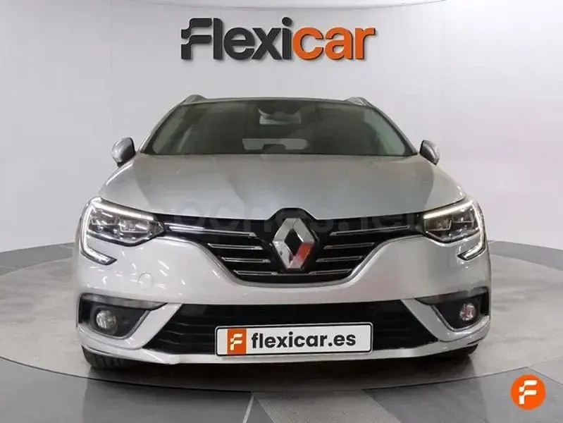 Usado Renault Mégane GrandTour Zen 115 CV (84 kW) 2021 Gris / plata Familiar