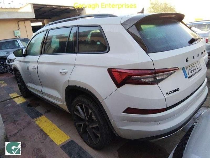 Usado Skoda Kodiaq SportLine 150 CV (110 kW) 2021 Blanco SUV