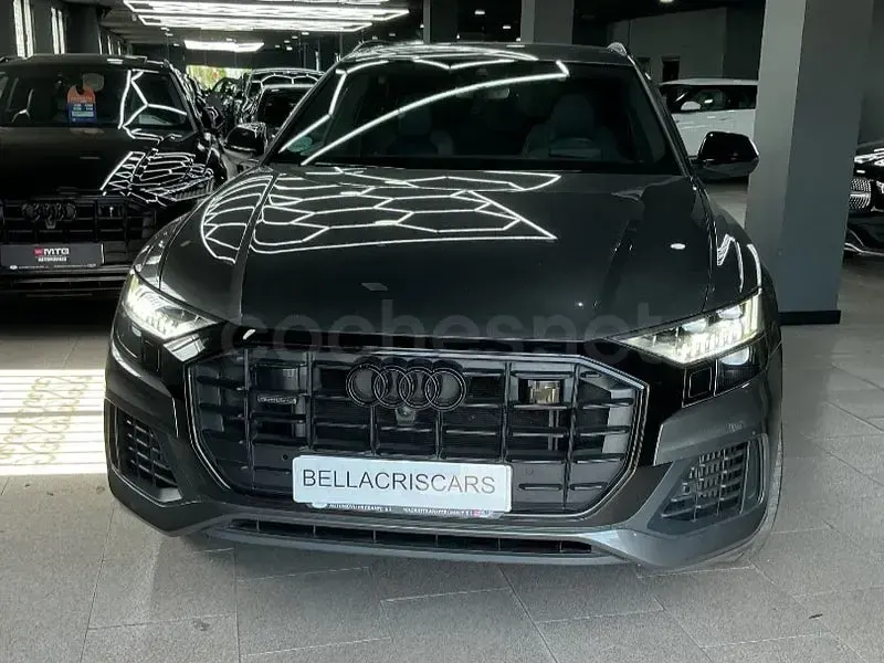 Usado Audi Q8 Premium 340 CV (250 kW) 2022 Gris / plata SUV