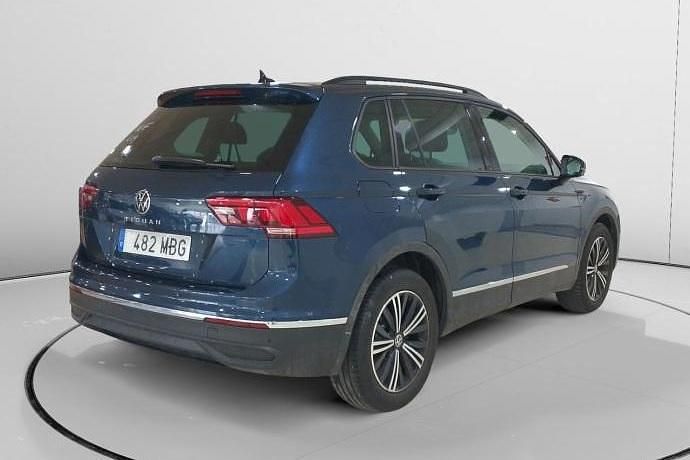 Usado VW Tiguan Life 150 CV (110 kW) 2022 Negro SUV