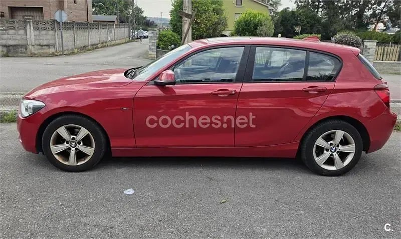 Usado BMW 116 Sport Line 136 CV (100 kW) 2012 Rojo Utilitario