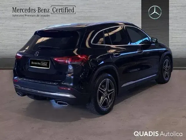 Usado Mercedes GLA200 150 CV (110 kW) 2022 Negro cosmos SUV
