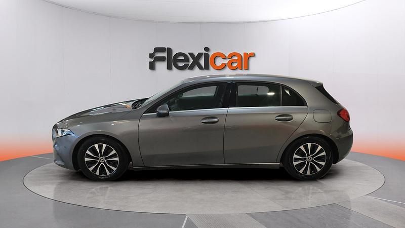 Usado Mercedes A180 116 CV (85 kW) 2020 Gris Berlina