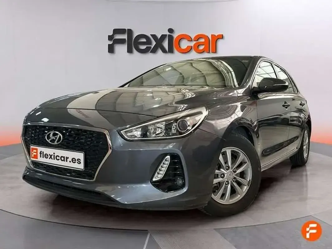 Usado Hyundai i30 GO! 120 CV (88 kW) 2018 Gris Familiar