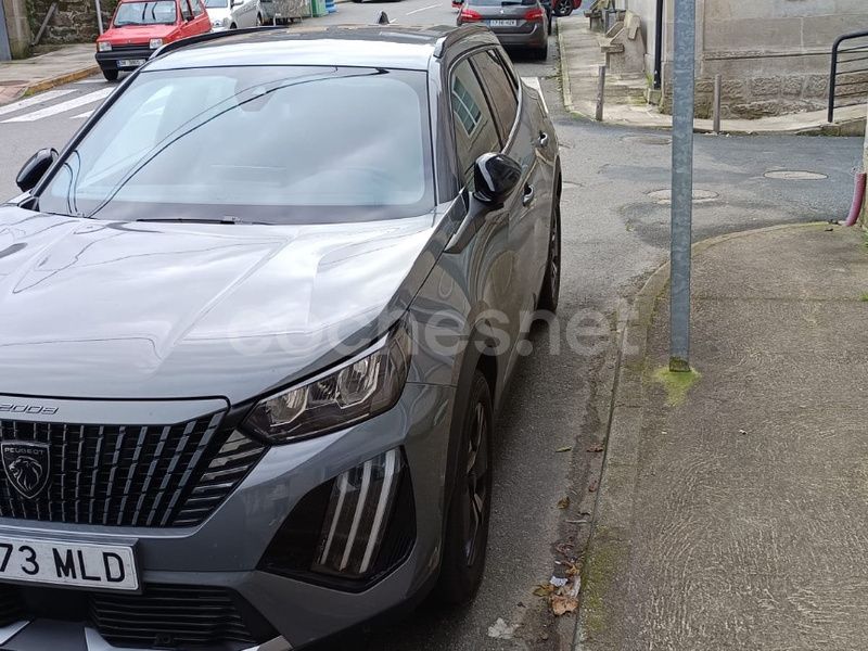 Usado Peugeot 2008 Allure 100 CV (73 kW) 2023 Gris / plata SUV