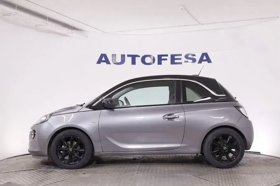 Usado Opel Adam Rocks 87 CV (63 kW) 2018 Gris Utilitario
