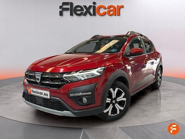 Usado Dacia Sandero Essentiel 100 CV (73 kW) 2021 Rojo