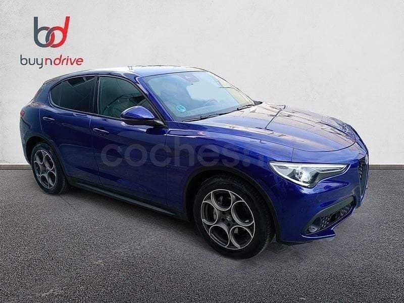 Usado Alfa Romeo Stelvio Sprint 160 CV (117 kW) 2022 Azul SUV