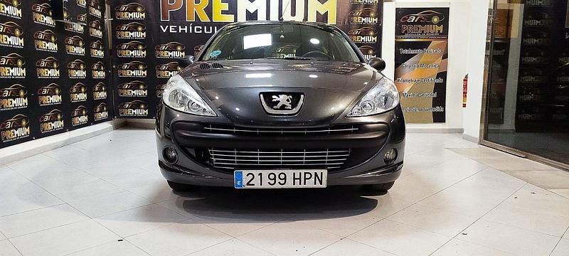Usado Peugeot 206 60 CV (44 kW) 2012 Gris Utilitario