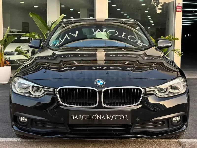 Usado BMW 318 150 CV (110 kW) 2017 Negro Berlina