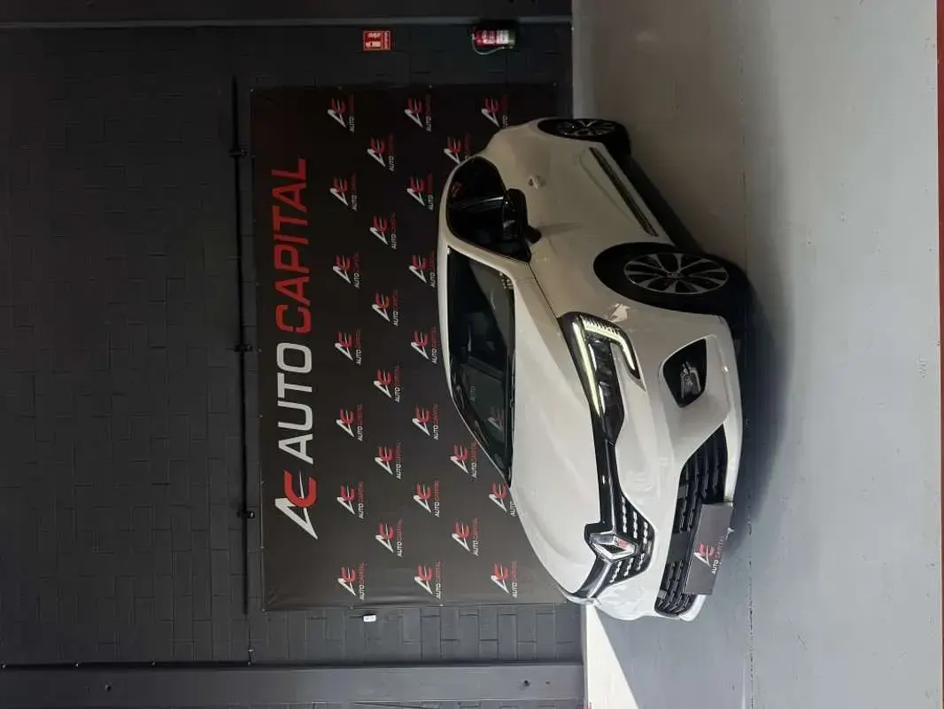 Usado Renault Clio Techno 101 CV (74 kW) 2023 Blanco Utilitario