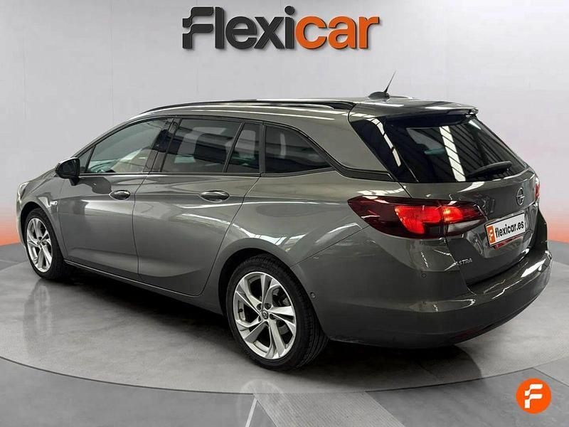 Usado Opel Astra Ultimate 145 CV (106 kW) 2021 Gris / plata Familiar