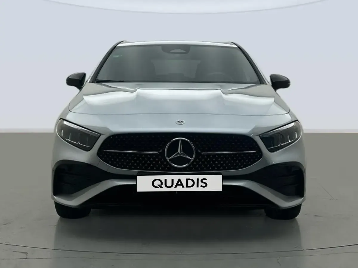 Usado Mercedes A250 218 CV (160 kW) 2025 Gris plata