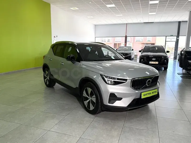 Usado Volvo XC40 Core 163 CV (119 kW) 2024 Gris / plata SUV