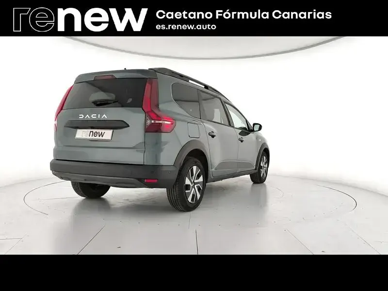 Usado Dacia Jogger Expression 100 CV (73 kW) 2025 Verde Monovolumen