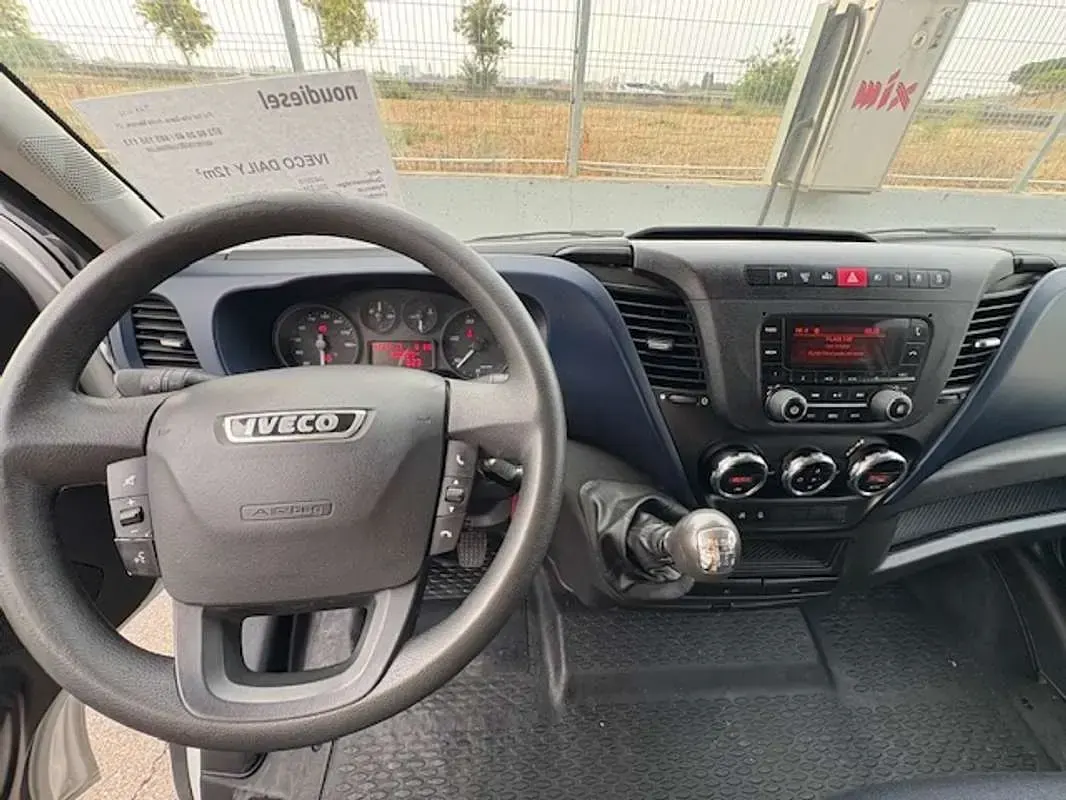 Usado Iveco Daily 136 CV (100 kW) 2018 Blanco Van