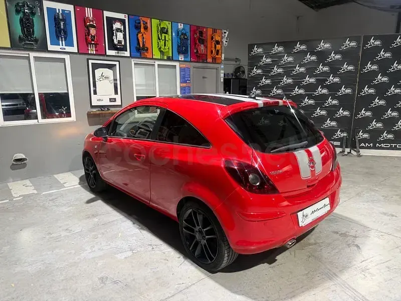 Usado Opel Corsa Color Edition 100 CV (73 kW) 2011 Rojo Utilitario