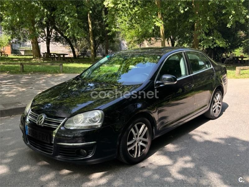 Negro Usado 2006 VW Jetta Advance Berlina | 3900 € (Un poco caro) - Imagen 1/4