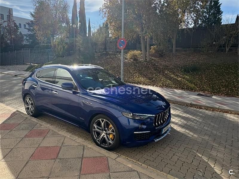 Azul Usado 2019 Maserati Levante GranLusso SUV | 51.500 € - Imagen 1/4
