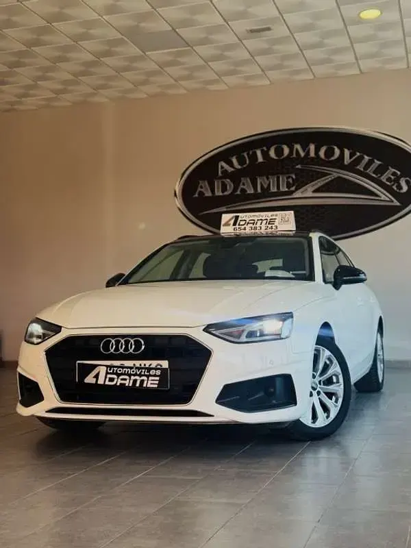Usado Audi A4 Advanced 163 CV (119 kW) 2022 Blanco Berlina