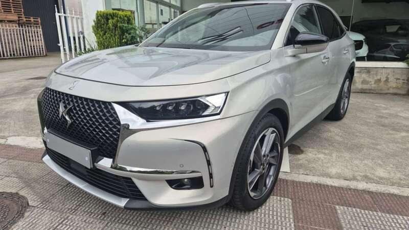 Gris Usado 2021 DS Automobiles DS7 Crossback Grand Chic SUV | 23.900 € (Precio justo) - Imagen 1/4