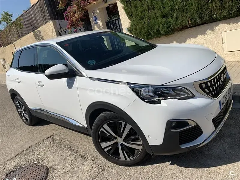 Usado Peugeot 3008 Allure 130 CV (95 kW) 2019 Blanco SUV