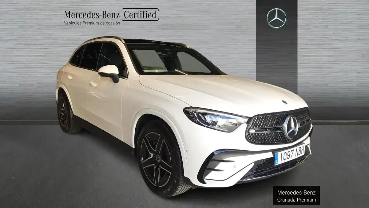 Usado Mercedes GLC220 AMG line 197 CV (144 kW) 2025 Blanco polar SUV