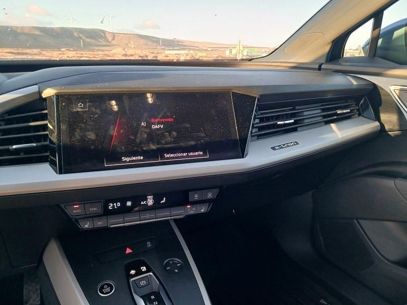 Usado Audi Q4 e-tron 207 kW (282 CV) 2025 Azul géiser metalizado SUV