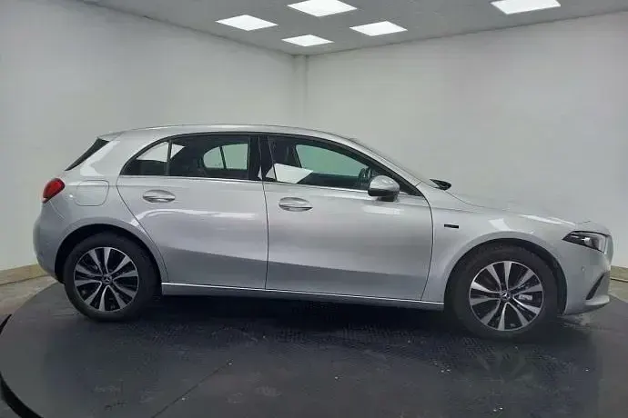Usado Mercedes A250 218 CV (160 kW) 2021