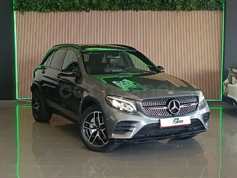 Usado Mercedes GLC43 AMG 367 CV (269 kW) 2019 Gris / plata SUV