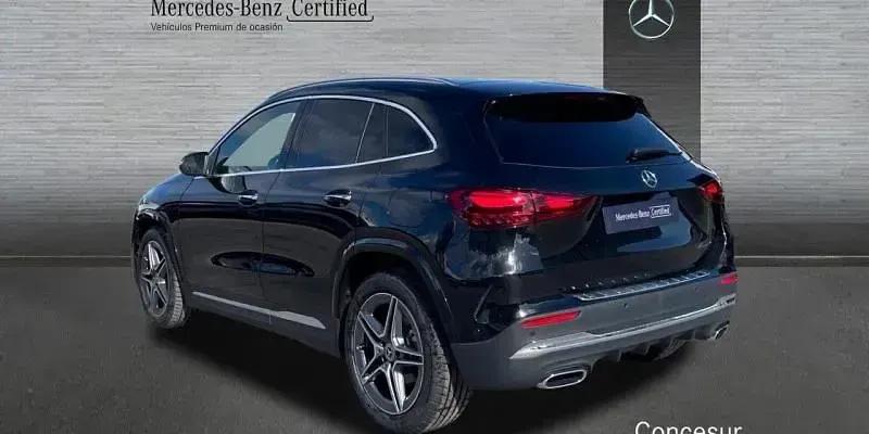 Usado Mercedes GLA200 150 CV (110 kW) 2025 Negro SUV