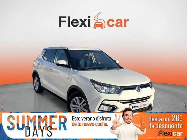 Blanco Usado 2018 Ssangyong Tivoli Limited SUV | 11.190 € (Precio justo) - Imagen 1/4