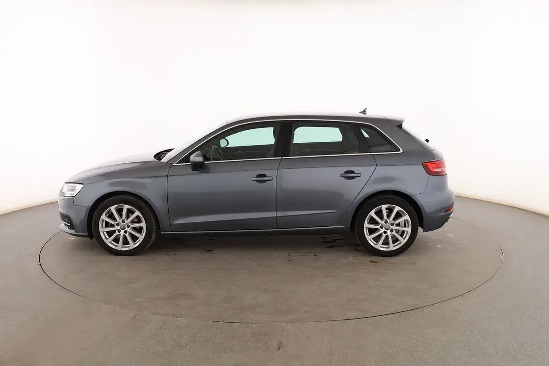 Usado Audi A3 Sportback Design 115 CV (84 kW) 2018 Gris Utilitario