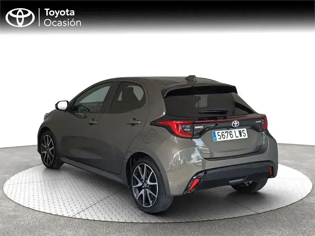 Usado Toyota Yaris Hybrid Style 116 CV (85 kW) 2022 Otro Monovolumen