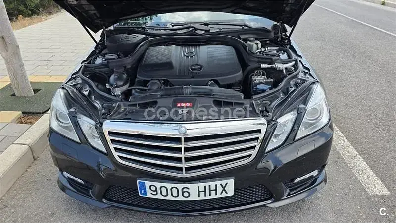 Usado Mercedes E220 Avantgarde 170 CV (125 kW) 2012 Negro Berlina