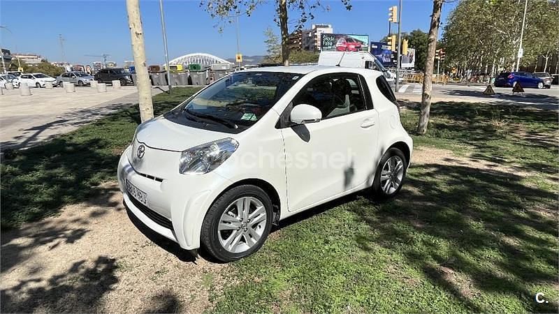Blanco Usado 2011 Toyota iQ Multidrive S Utilitario | 10.000 € (Precio justo) - Imagen 1/4