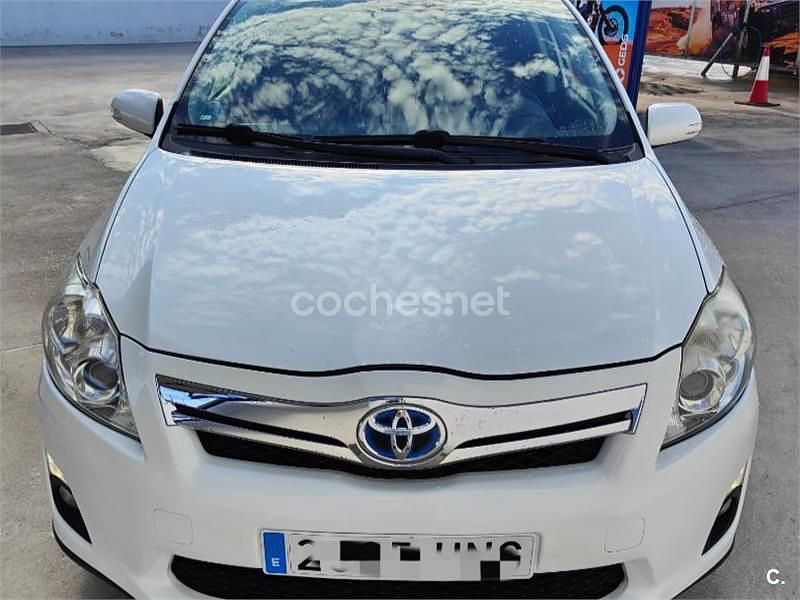 Blanco Usado 2012 Toyota Auris Hybrid Active Berlina | 10.200 € (Buen precio) - Imagen 1/4