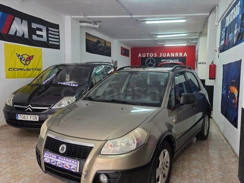 Usado Fiat Sedici Dynamic 107 CV (78 kW) 2008 Gris / plata SUV