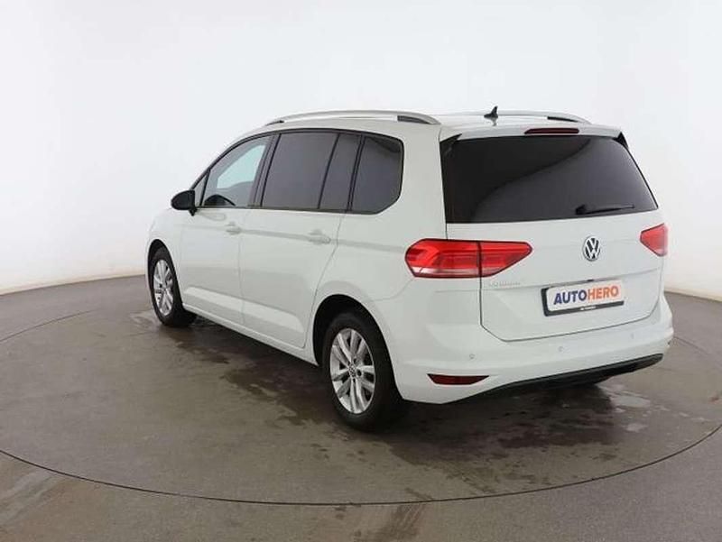Usado VW Touran Advance 150 CV (110 kW) 2019 Blanco Monovolumen