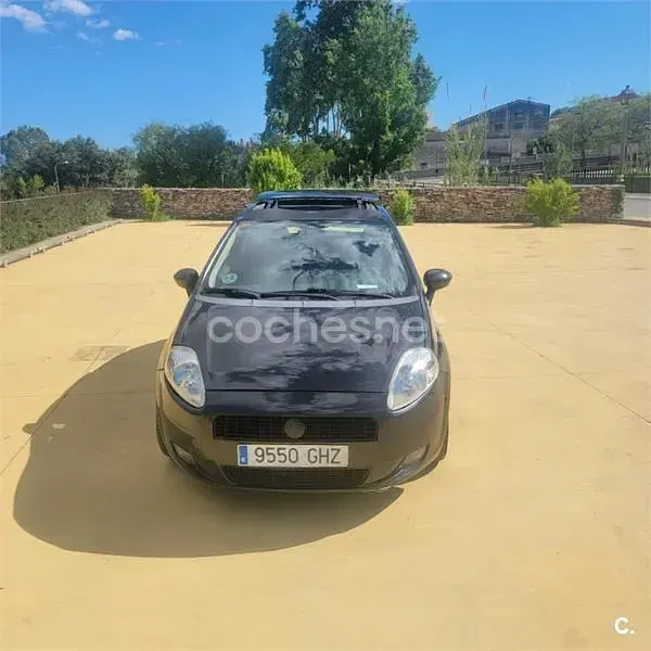 Usado Fiat Punto Sport 90 CV (66 kW) 2009 Negro Utilitario