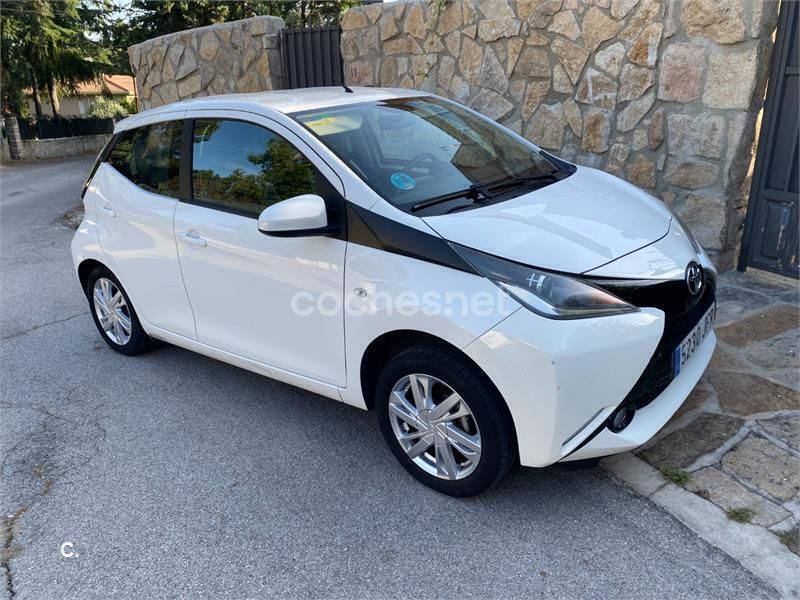 Blanco Usado 2015 Toyota Aygo Business Edition Utilitario | 9250 € (Buen precio) - Imagen 1/4