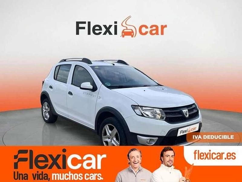 Blanco Usado 2015 Dacia Sandero Stepway Utilitario | 7490 € (Buen precio) - Imagen 1/4
