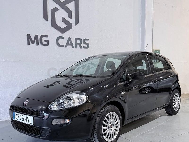 Usado Fiat Punto Pop 69 CV (50 kW) 2014 Negro Utilitario