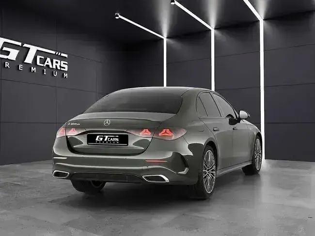Używany Mercedes E300 AMG 313 KM (230 kW) 2025 Szary Sedan/Limuzyna