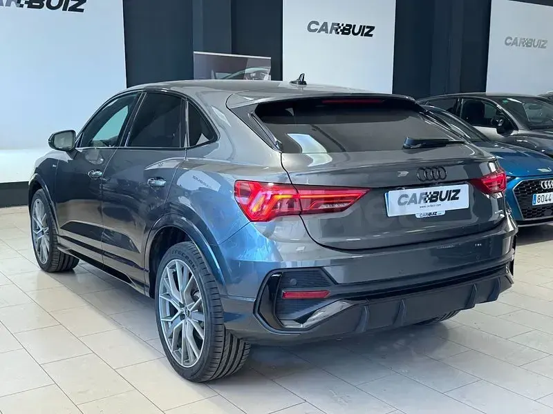 Usado Audi Q3 Sportback S-Line 200 CV (147 kW) 2021 Gris / plata SUV