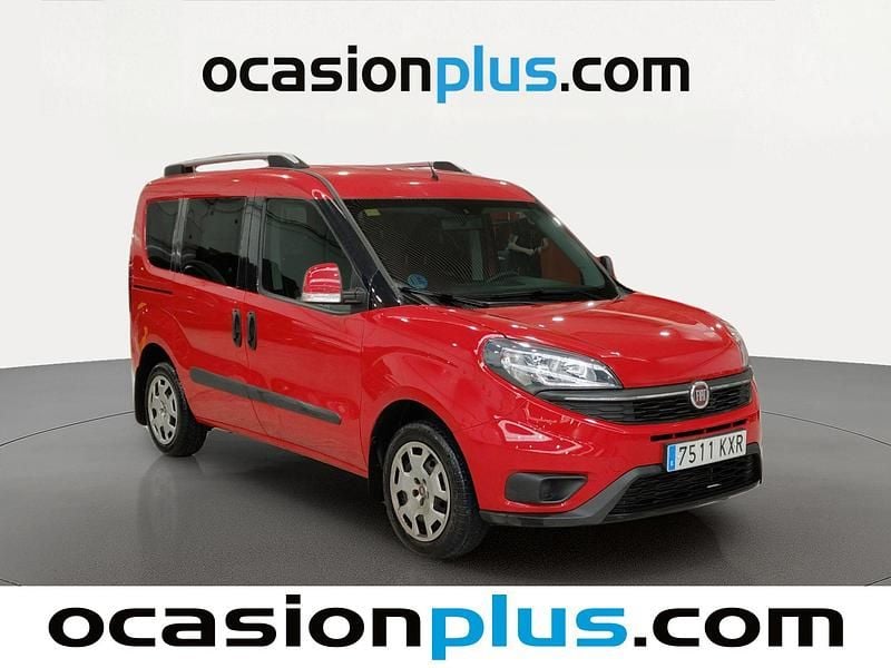 Usado Fiat Doblò Easy 120 CV (88 kW) 2019 Rojo Monovolumen